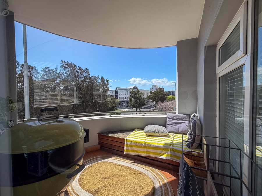 1 Bedroom Property for Sale in Oranjezicht Western Cape